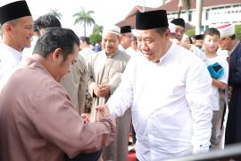 Gubernur Bangka Belitung terpilih bersama OPD dan masyarakat Shalat Id