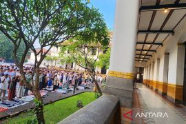 Hapus kesan horor, gelar Shalat Id di Lawang Sewu