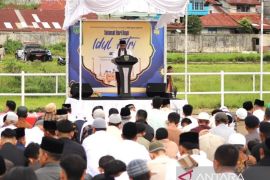Ribuan masyarakat solat Id bersama Walikota Padang Panjang di Bancah laweh