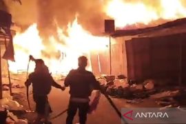 Ratusan kios hangus, pasar TPO Tanjungbalai dilalap "sijago merah"