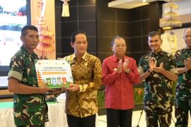 Teladan Babinsa jadi panutan untuk tangani sampah mulai dari desa