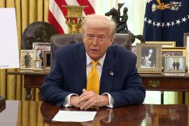 Trump peringatkan tarif timbal balik pada produk susu dan kayu Kanada