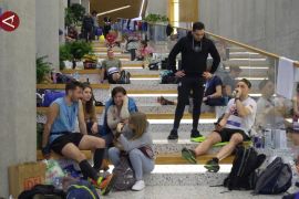 Lomba lari 24 jam di gedung pencakar langit diadakan di Warsawa