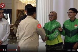 Prabowo minta perusahaan layanan daring beri THR ke pengemudi & kurir - VIDEO