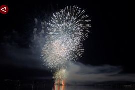 Pertunjukan kembang api Skyfire 2025 terangi langit Canberra