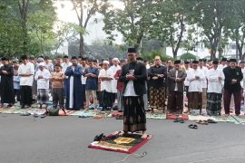 Pesan solidaritas dari Tugu Pahlawan Surabaya