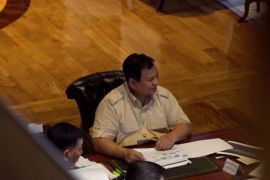 Prabowo bahas proyek hilirisasi bersama sejumlah menteri di Hambalang