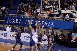 Satria Muda Pertamina bekuk tim Tangerang Hawks dalam IBL 2025