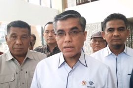 Menaker: Eks pegawai Sritex bisa kembali bekerja dengan investor baru