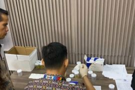 Pastikan angkutan lebaran aman, KAI Sumbar gelar tes urine awak kereta