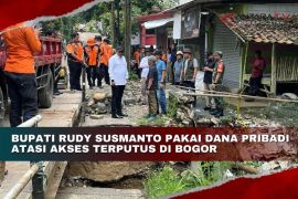 Bupati Rudy Susmanto pakai dana pribadi atasi akses terputus di Bogor
