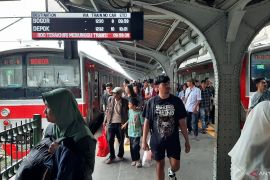 Pengguna KRL Bogor-Jakarta Kota didominasi keluarga