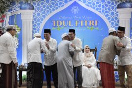 Ribuan warga hadiri halal bihalal dan open house Bupati dan Wabup HSS