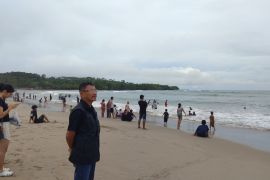 Balawista Lebak terjunkan 100 relawan pengamanan wisatawan pantai&nbsp;