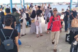 Kunjungan wisatawan ke Kepulauan Seribu di Lebaran 2.565 orang