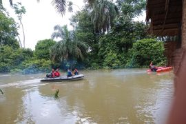 Warga Aceh Timur berlebaran hanyut di Sungai Lepan Langkat