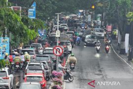 Polres Batu urai kepadatan lalu lintas saat H+1 Lebaran
