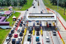 Sebanyak 179.576 kendaraan lintasi Tol Trans Sumatera pada H2 Lebaran