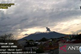 PGA: Durasi erupsi Gunung Marapi 57 detik pada Rabu pagi