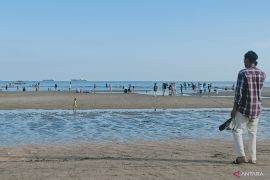 BPBD Penajam sebar personel untuk jaga pengunjung pantai saat libur Lebaran