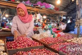 Harga sembako di Kota Jambi terpantau menurun