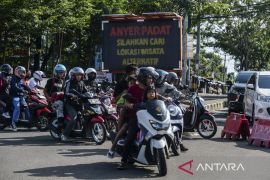 Rekayasa arus lalu lintas menuju lokasi wisata di Banten