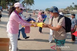 Kedatangan Paul Gauguin Cruise di Pantai Parai momentum bangkitkan pariwisata Babel