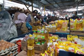 Harga kebutuhan pokok di Mataram stabil usai Lebaran 2025