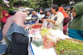 Harga kebutuhan pokok masyarakat di Kudus berfluktuasi