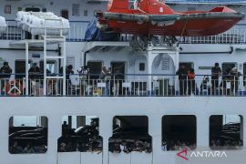 Puluhan ribu pemudik mulai menyeberang kembali dari Sumatera ke Jawa
