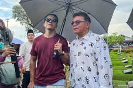 Mathias Muchus dan Teuku Rifnu mengungkap sosok mendiang Ray Sahetapy