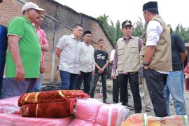 Pemkab Aceh Barat salurkan bantuan korban tanah longsor