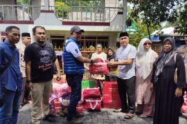 Dinsos Sulsel bantu korban kebakaran di Pulau Barrang Lompo Makassar