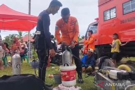 Basarnas kerahkan penyelam cari orang tenggelam di sungai Muar, Mukomuko