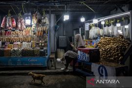 Penjualan oleh-oleh di jalur Nagreg menurun