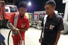 Pertamina lakukan uji sampel BBM pertalite di Labuan Bajo