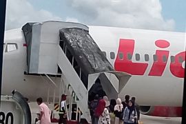 Arus balik Lebaran di Bandara Biak masih ramai lancar