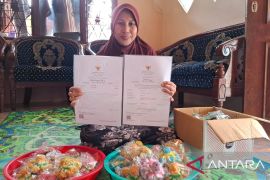 Produksi jajanan pasar tradisional di Lamongan meningkat saat Lebaran