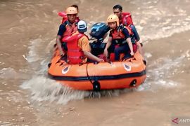Tim SAR lanjutkan  pencarian korban tenggelam di Sungai Ogan