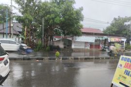 Waspada angin kencang di sebagian wilayah Kalsel