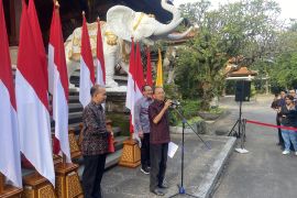 Koster:  Pelaku usaha di Bali bisa dicabut izin jika tak kelola sampah