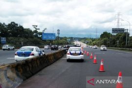 "Contraflow" Tol Jagorawi arah Puncak Bogor dihentikan Minggu siang