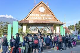 Kuota pendaki ke Gunung Rinjani dibatasi demi keseimbangan ekologis