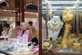 Harga emas Antam pada Kamis melonjak Rp34.000 ke Rp1,846 juta/gr