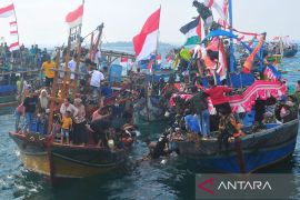 Nelayan gelar tradisi pesta lomban di Jepara