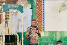 Bupati Gorontalo mengajak masyarakat lestarikan tradisi Lebaran Ketupat