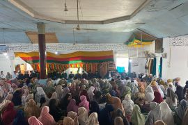 Masyarakat Aua Kuniang Pasaman Barat peringati "manjalang" Buya Lubuak Landua