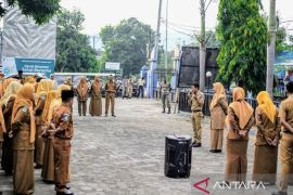 Bupati Dompu tegaskan ASN jangan main-main dengan kedisplinan