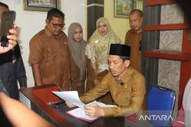 Bupati Aceh Barat absensi satu persatu ASN di hari pertama kerja, ASN panik