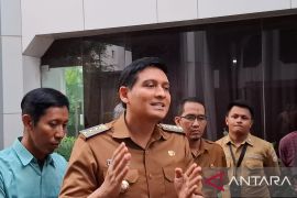 Bupati Indramayu Lucky Hakim klaim piknik ke Jepang bersama keluarga tak gunakan APBD